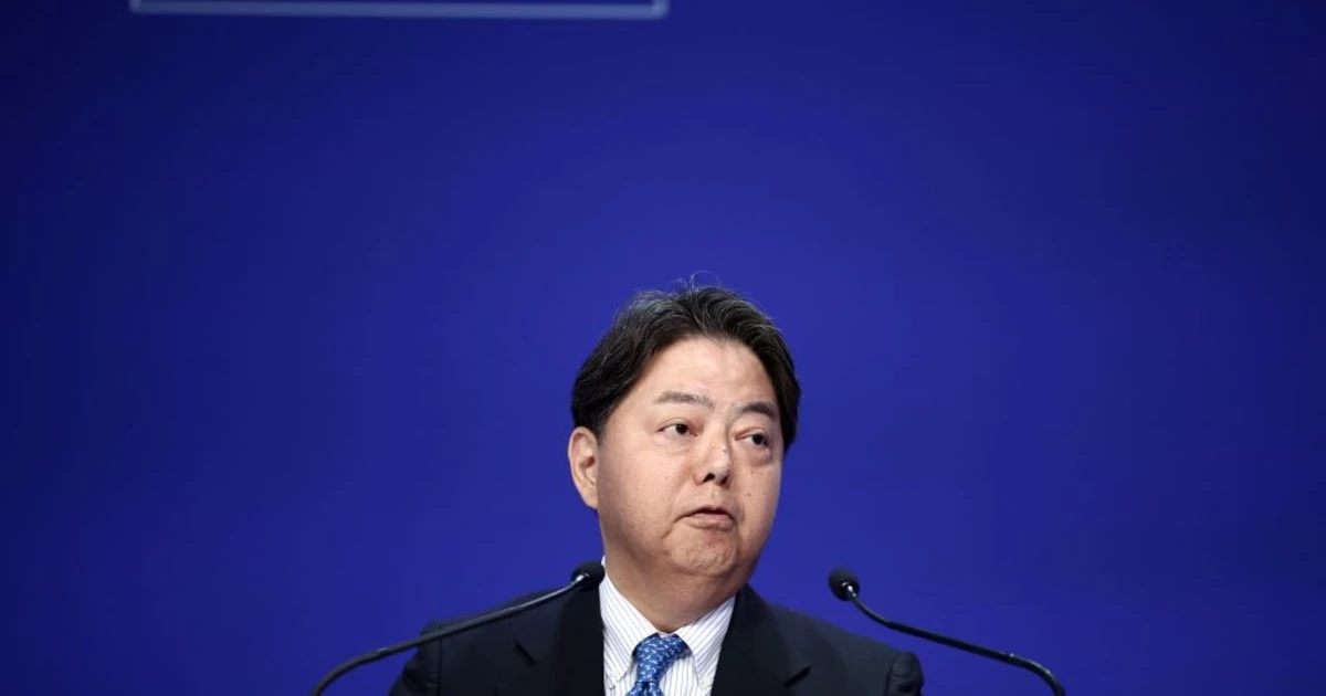 政権運営も「レット・イット・ビー」!?　林芳正官房長官が維新議員の前でビートルズ熱唱の夜