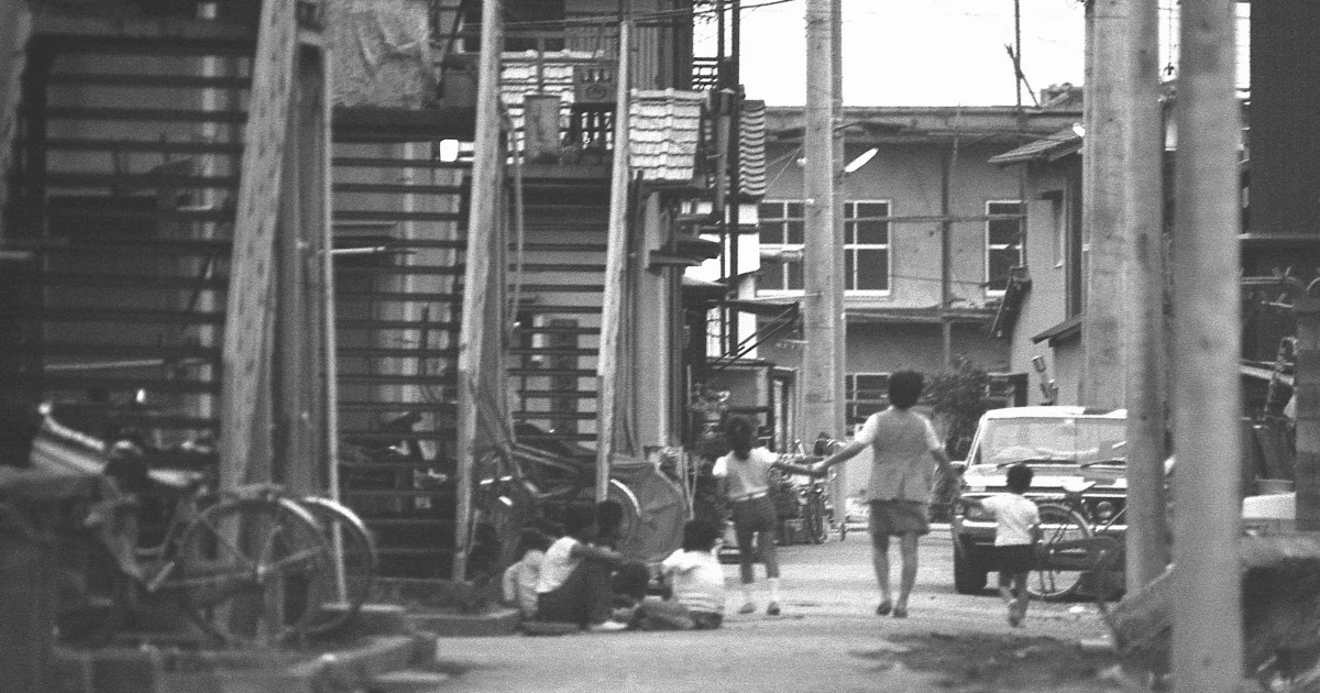 厄介な時代だった「昭和」の背景にある「情念」……理屈で伝えられないものを伝えられる「文学」の力