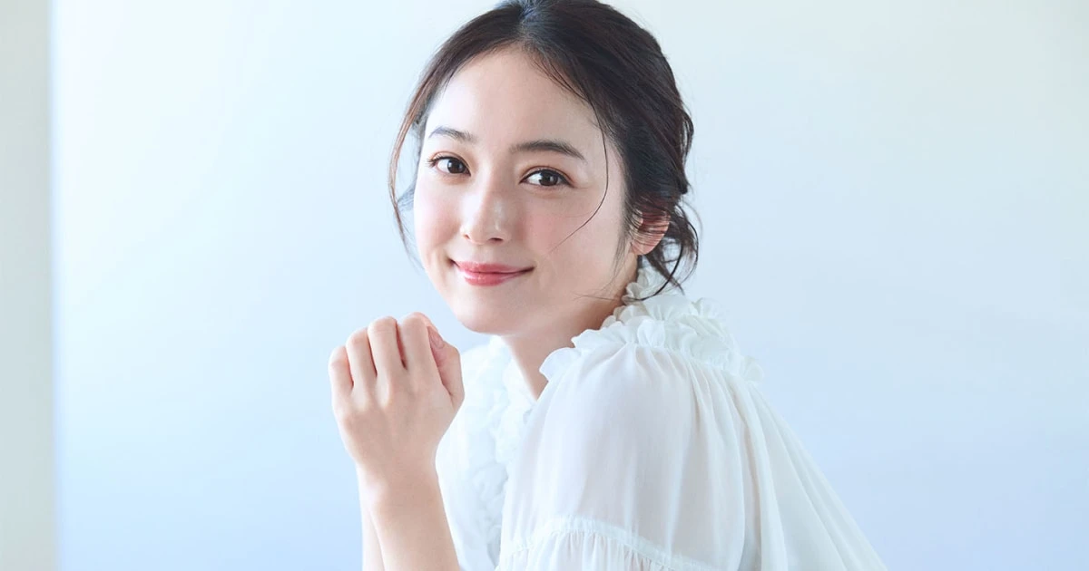 御酒Vin帖を持っている佐々木希が地元・秋田でオススメの「ナチュラルワイン×ごはん」