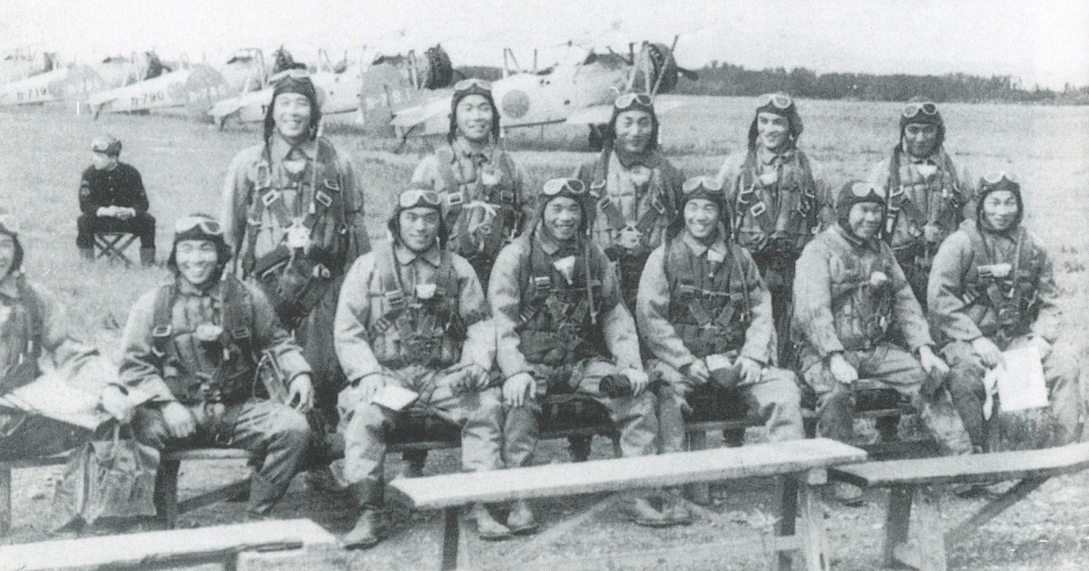 1930年代の「日本軍」、ある”新米パイロット”が直面した「意外すぎる採用試験」の中身…！ なんと「占い師」による”性格鑑定”が決め手になっていた