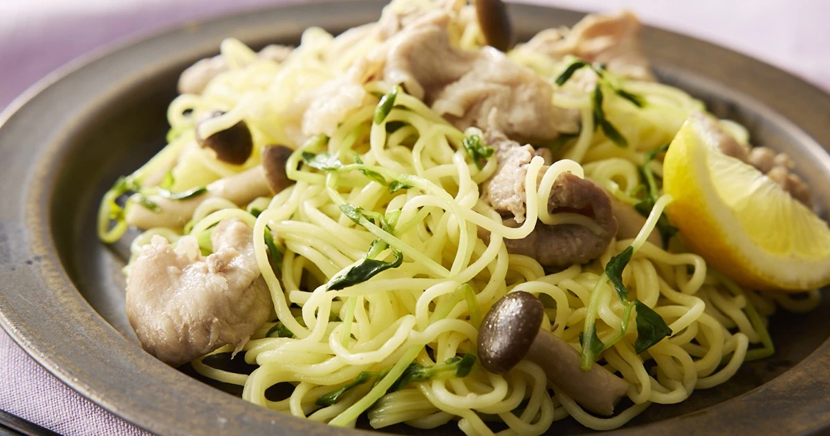 フライパン不要！レンチンだけ！安くて美味い爆速レシピ「ネギ塩レモンの豚焼きそば」