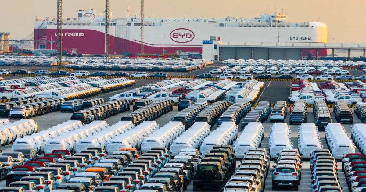 「中国製EV」、本当に大丈夫なのか…？「安全性軽視」で相次ぐ貨物船火災と中国から世界に拡散される「新たな脅威」