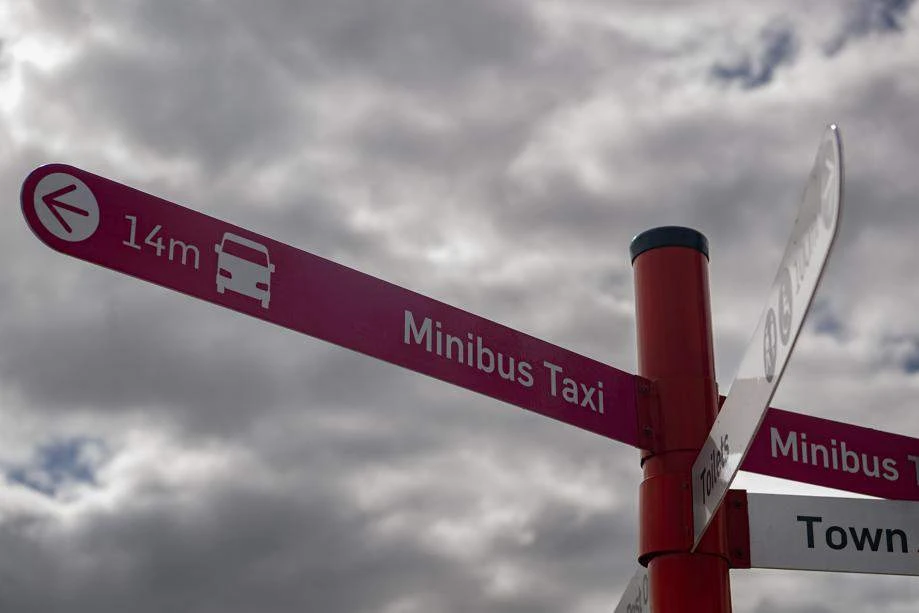 Twee taxibestuurders etlike ure ná mekaar op Kaapse Vlakte afgemaai