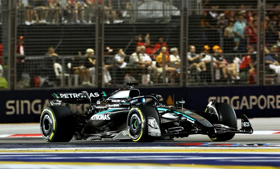 F1: Foutlose vertoning deur Russell; McLaren wen vervaardigerstitel