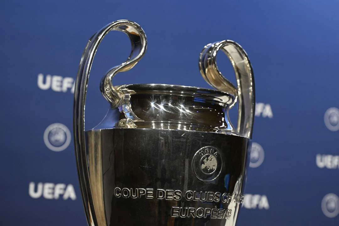 Grotes pak mekaar vroeg in Kampioeneliga