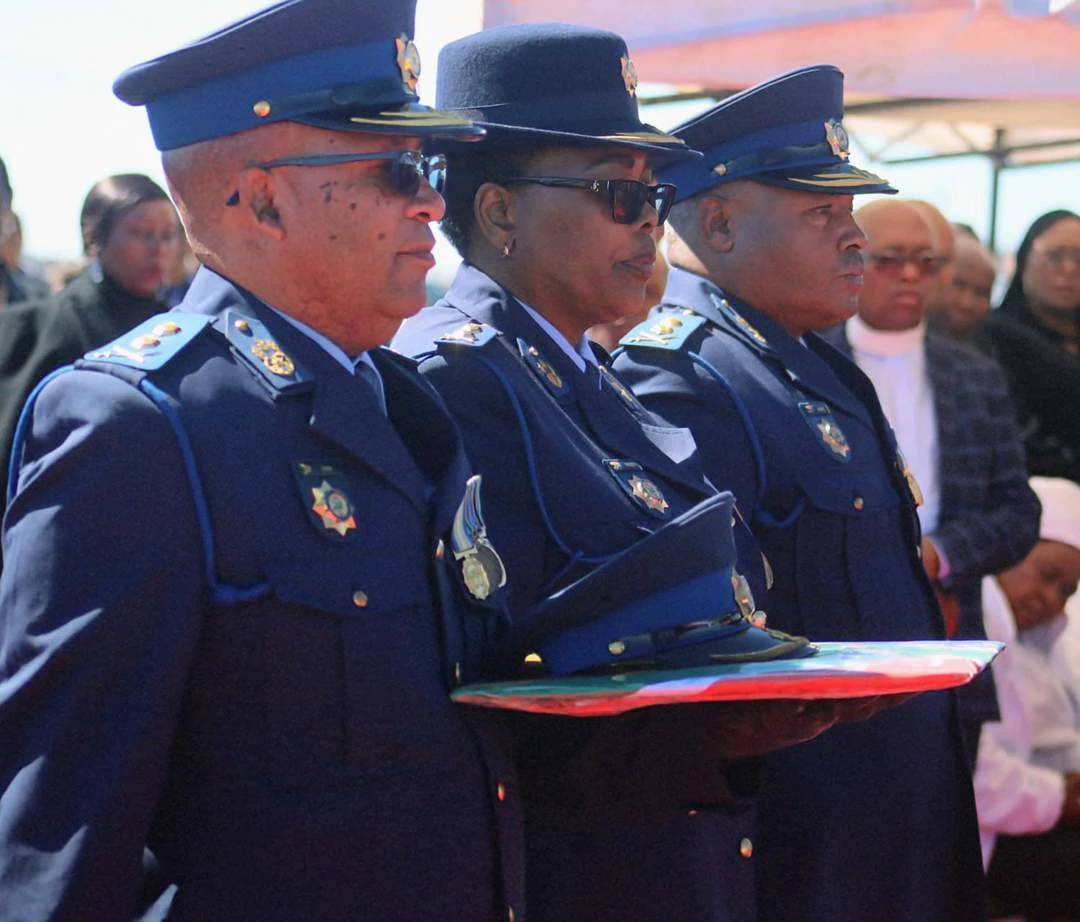 Polisie groet speurhoof van Parkweg-kantoor in Bloemfontein