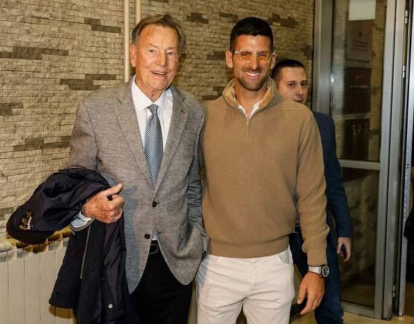 Djokovic se ‘tennispa’ Nikola Pilic sterf in ouderdom van 87