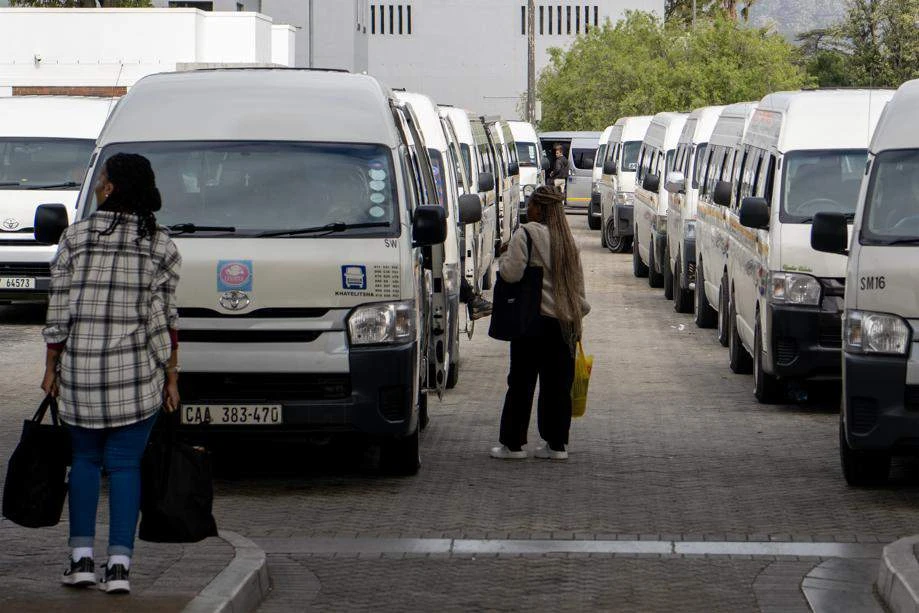 Leier in taxibedryf vermoor kort voordat roetesluitings inskop