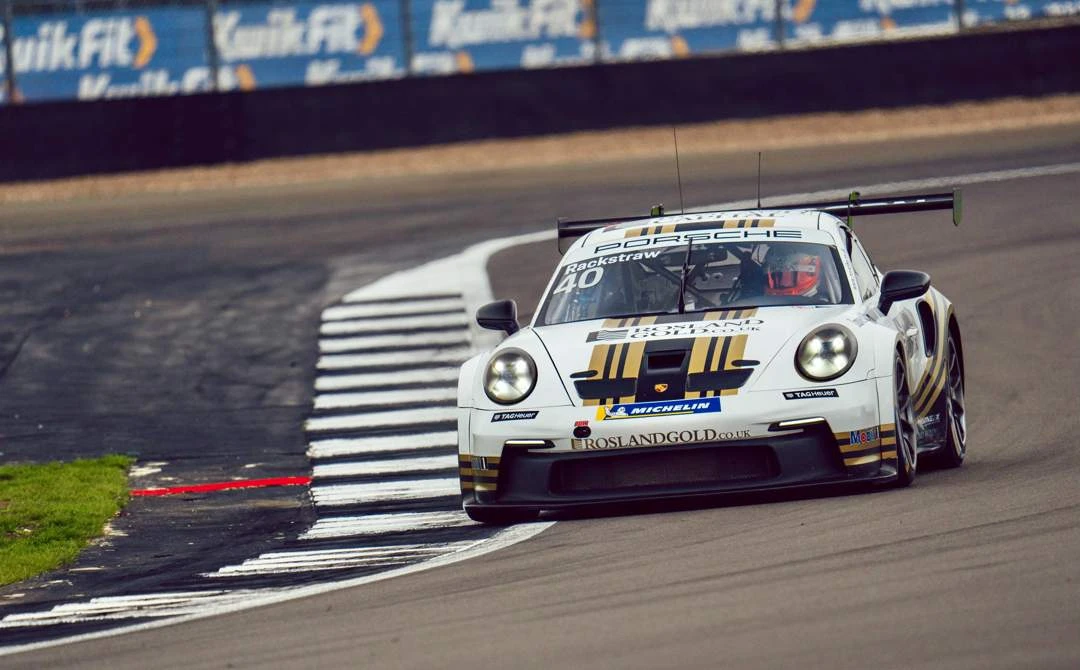 Britse Porsche Carrera Cup-titel wink vir Kaapse renjaer