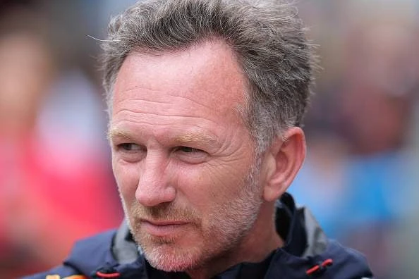 Vrou wat klag teen Horner indien, werk weer in F1