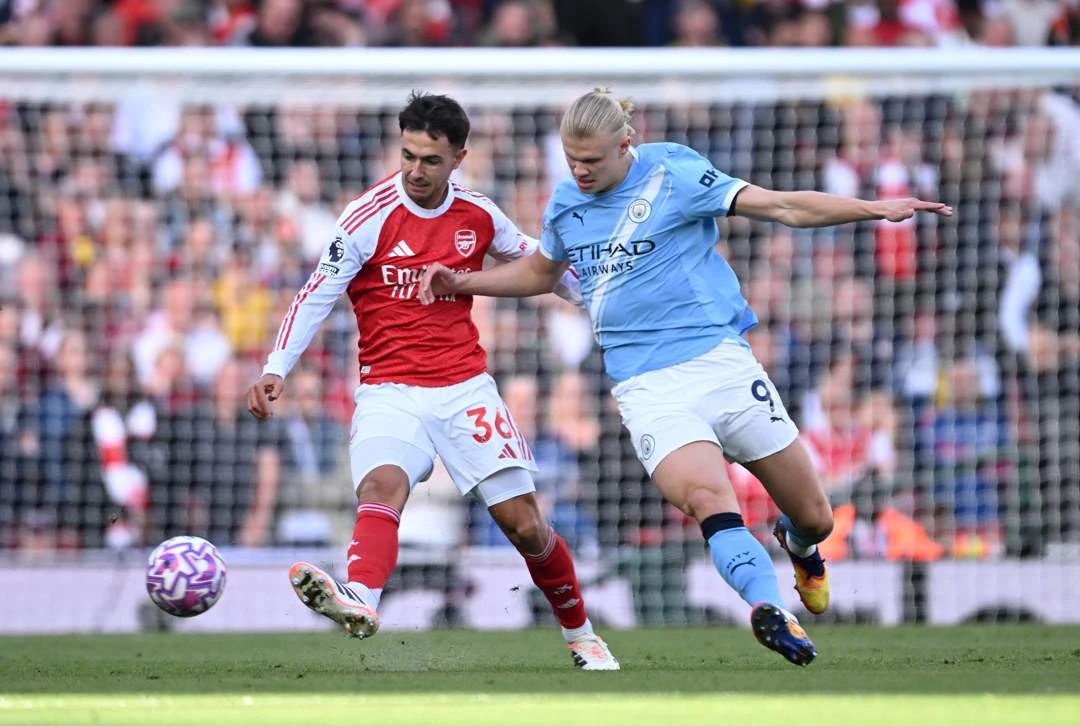 Arsenal en Man City deel louere ná doel in bykomende tyd