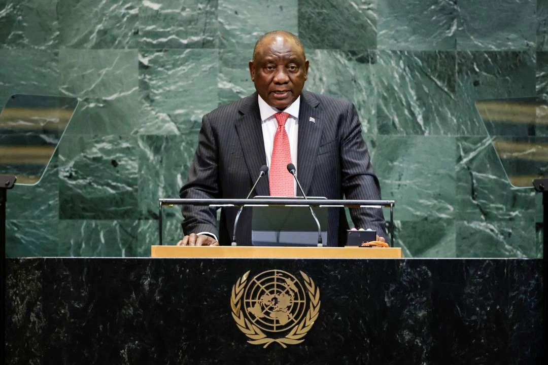 Bou sosiale infrastruktuur, nie wapens, sê Ramaphosa by VN