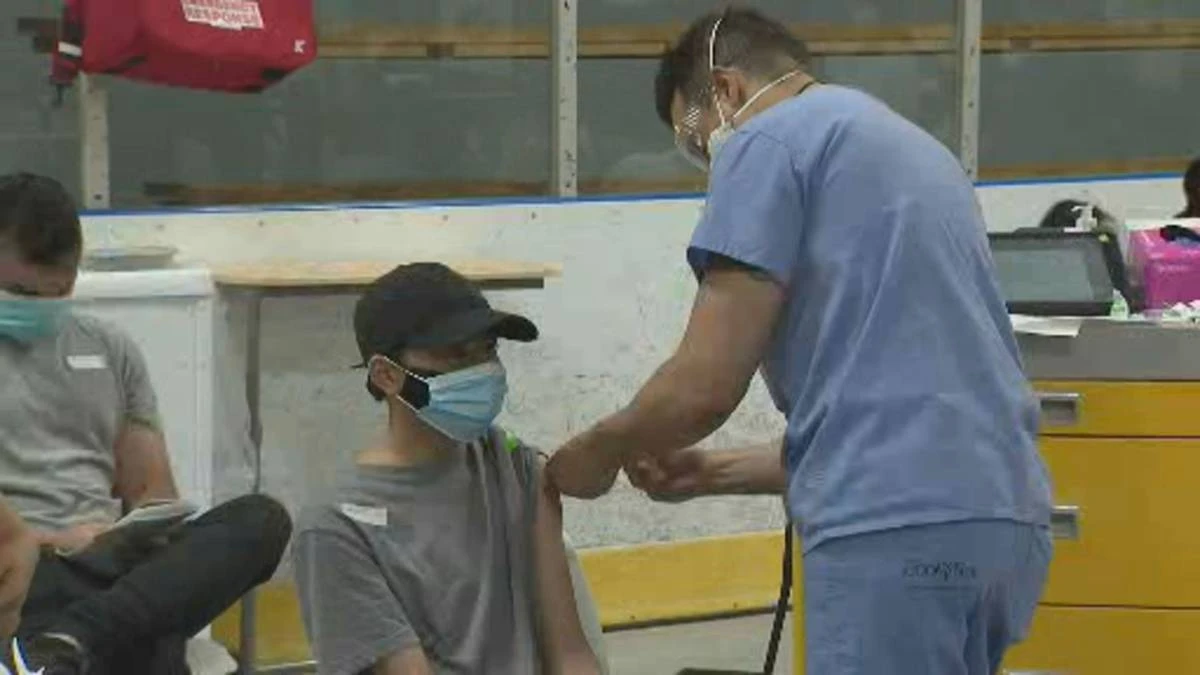 Canada’s COVID-19 vaccination rate starting to plateau