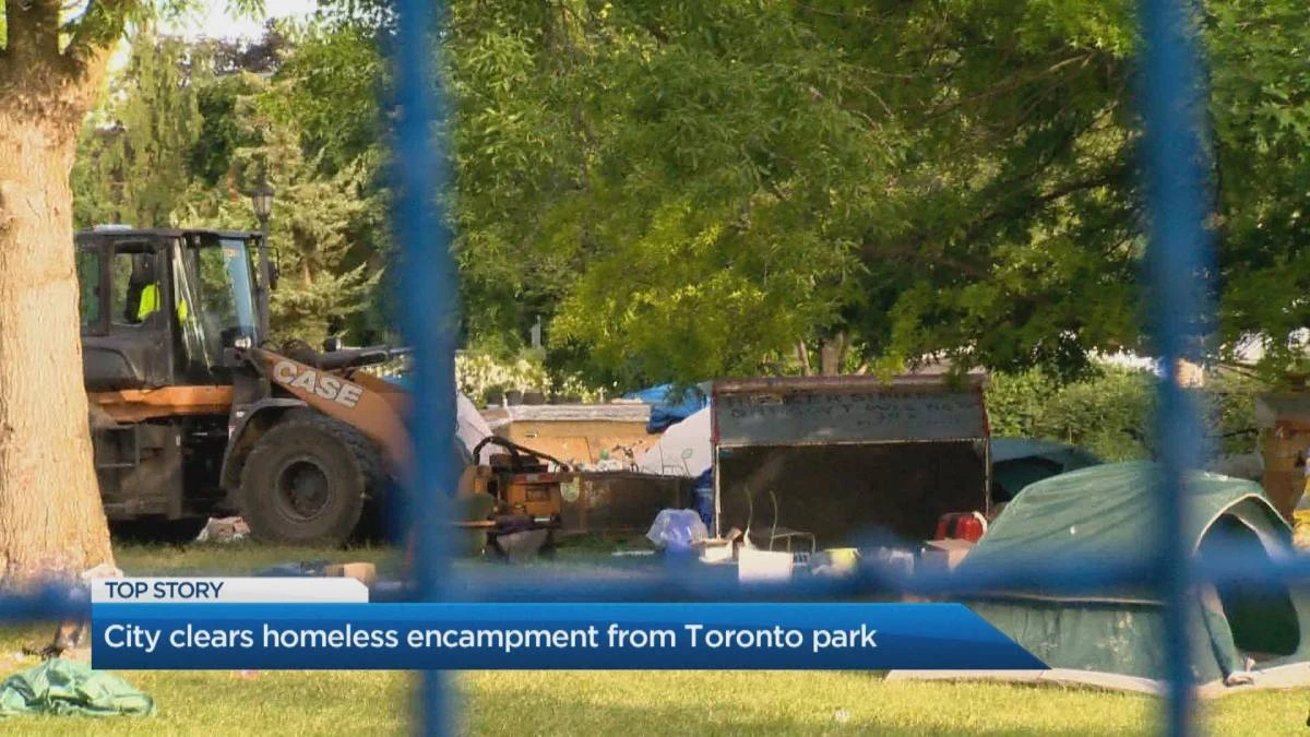 Crews bulldoze Trinity Bellwoods encampments day after police, protestors clash