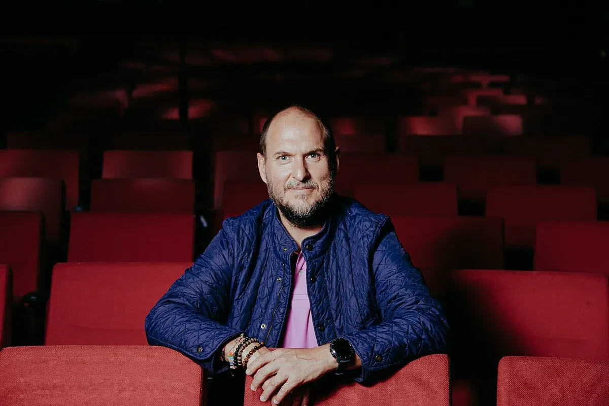 De forrarse por interpretar al narco más famoso y sumirse en una profunda depresión a romper con todo: la historia del actor colombiano Andrés Parra