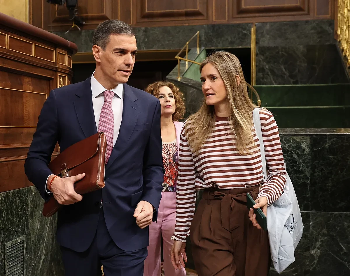 Sánchez sostiene a Corredor pese a la presión de sus socios que ya exigen dimisiones y no 