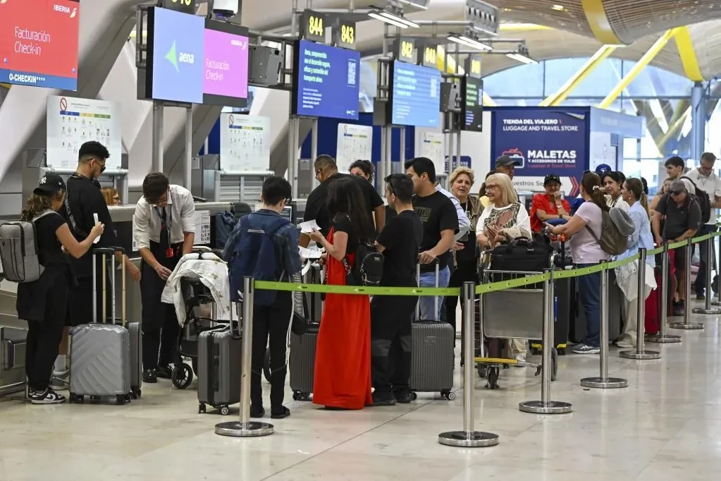 Aena anuncia una inversión récord de 12.888 millones de euros en los aeropuertos para hacer frente al aumento de la demanda