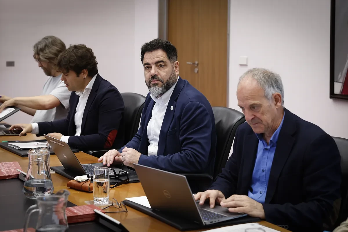 Dimite el 'número dos' del PSOE en Navarra por ocultar que su pareja trabajó en la empresa vinculada a Cerdán
