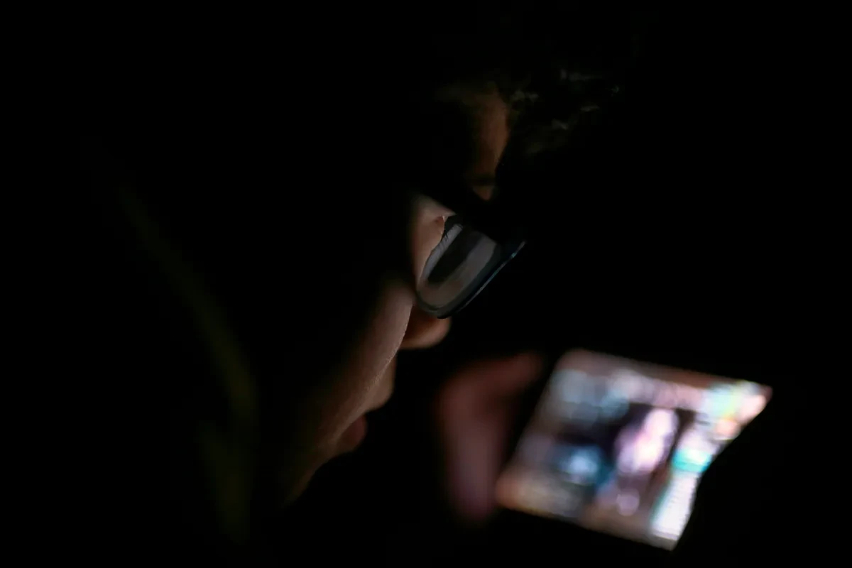 Casi un tercio de los alumnos consume pornografía 'online' y el 73% admite que accede con facilidad a ella