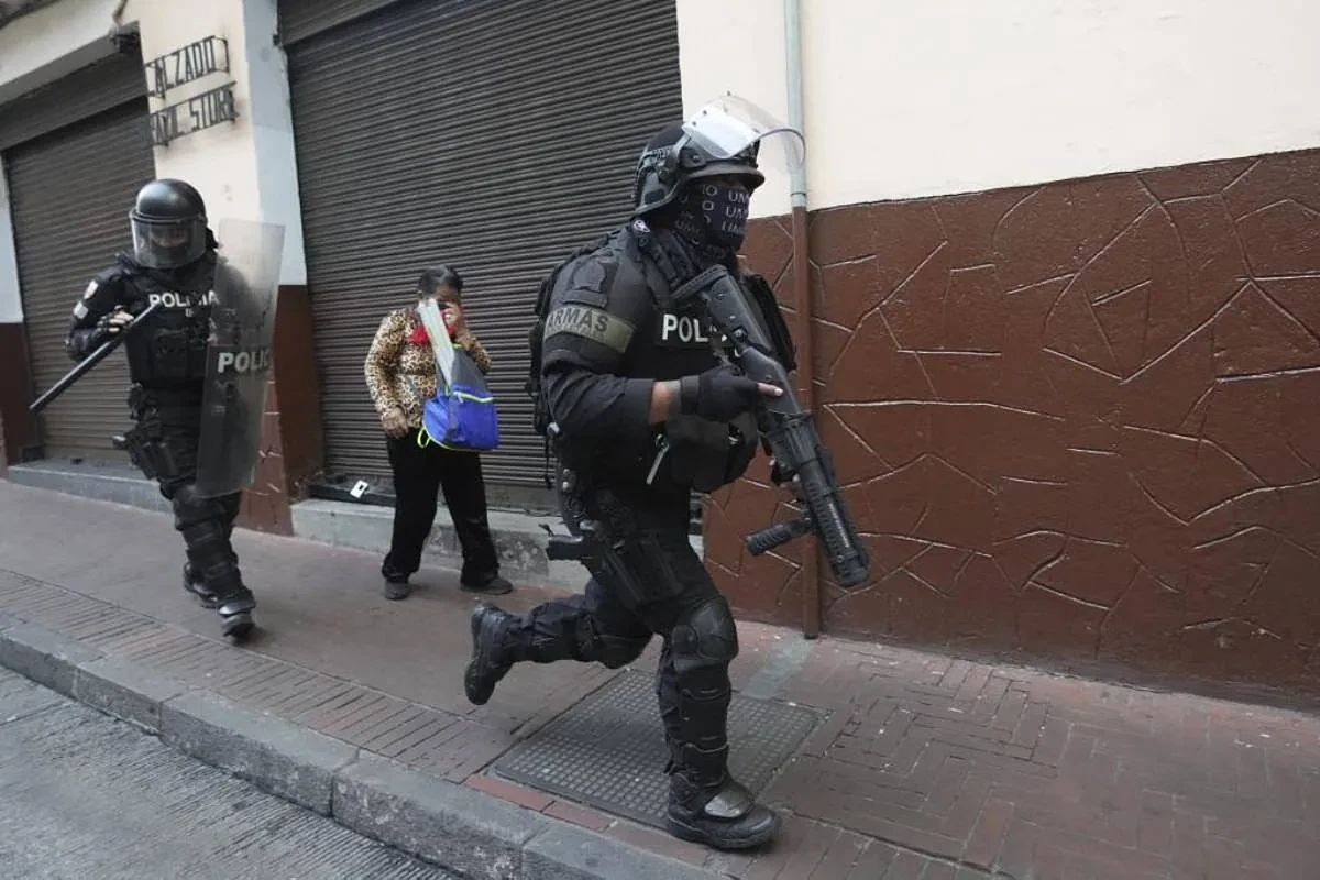 Noboa decreta toque de queda nocturno en 5 provincias de Ecuador tras anunciarse protestas