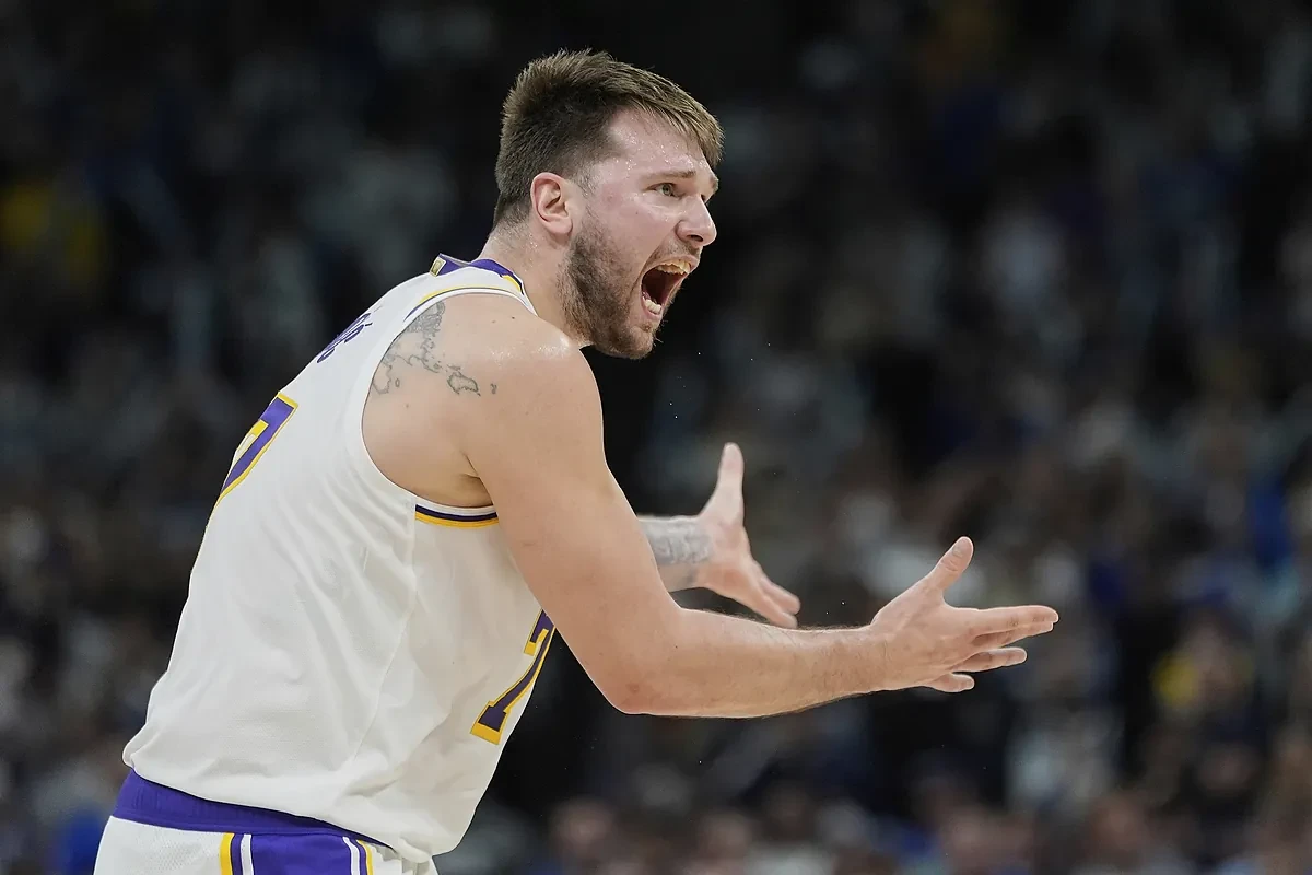 Los Lakers de Doncic y LeBron, del traspaso del siglo a un paso del adiós entre críticas: 