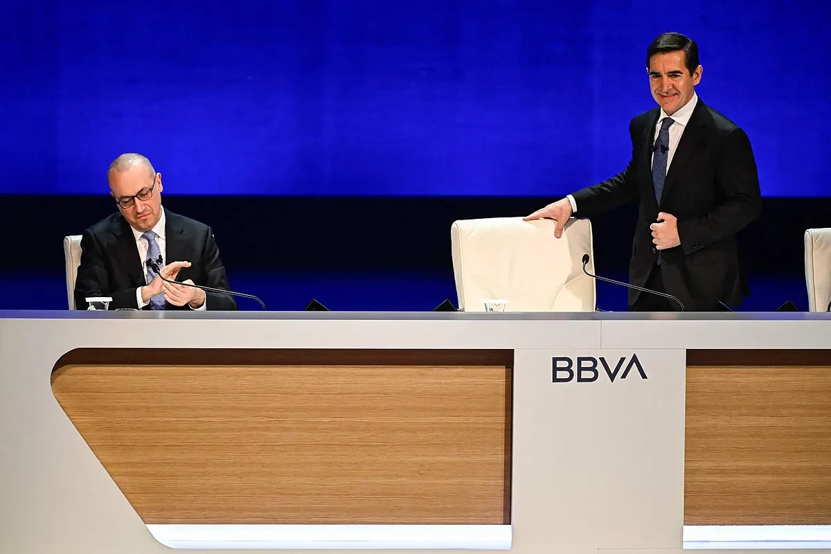Bank of America compra el 3,1 % del BBVA en un momento clave por la opa por el Banco Sabadell
