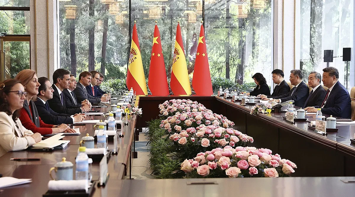 Todo lo que Pedro Sánchez no preguntó a Xi Jinping sobre la cara más represiva de China