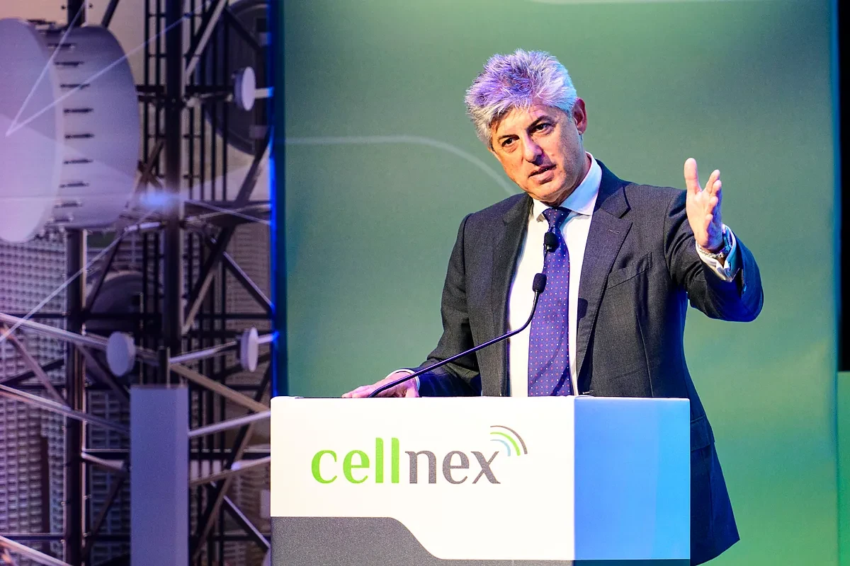 Cellnex elevará el pago a sus accionistas a 1.000 millones en 2026 tras la venta de sus centros de datos en Francia