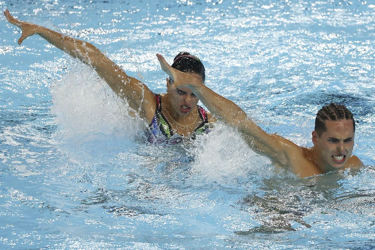 Dennis González y Mireia Hernández dan a España su sexta medalla en natación artística