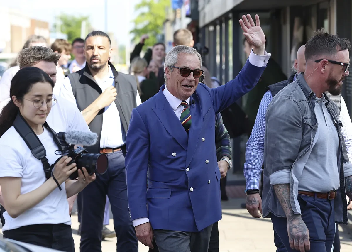 Inglaterra vota en unas elecciones locales que darán la medida del auge de la ultraderecha de Farage