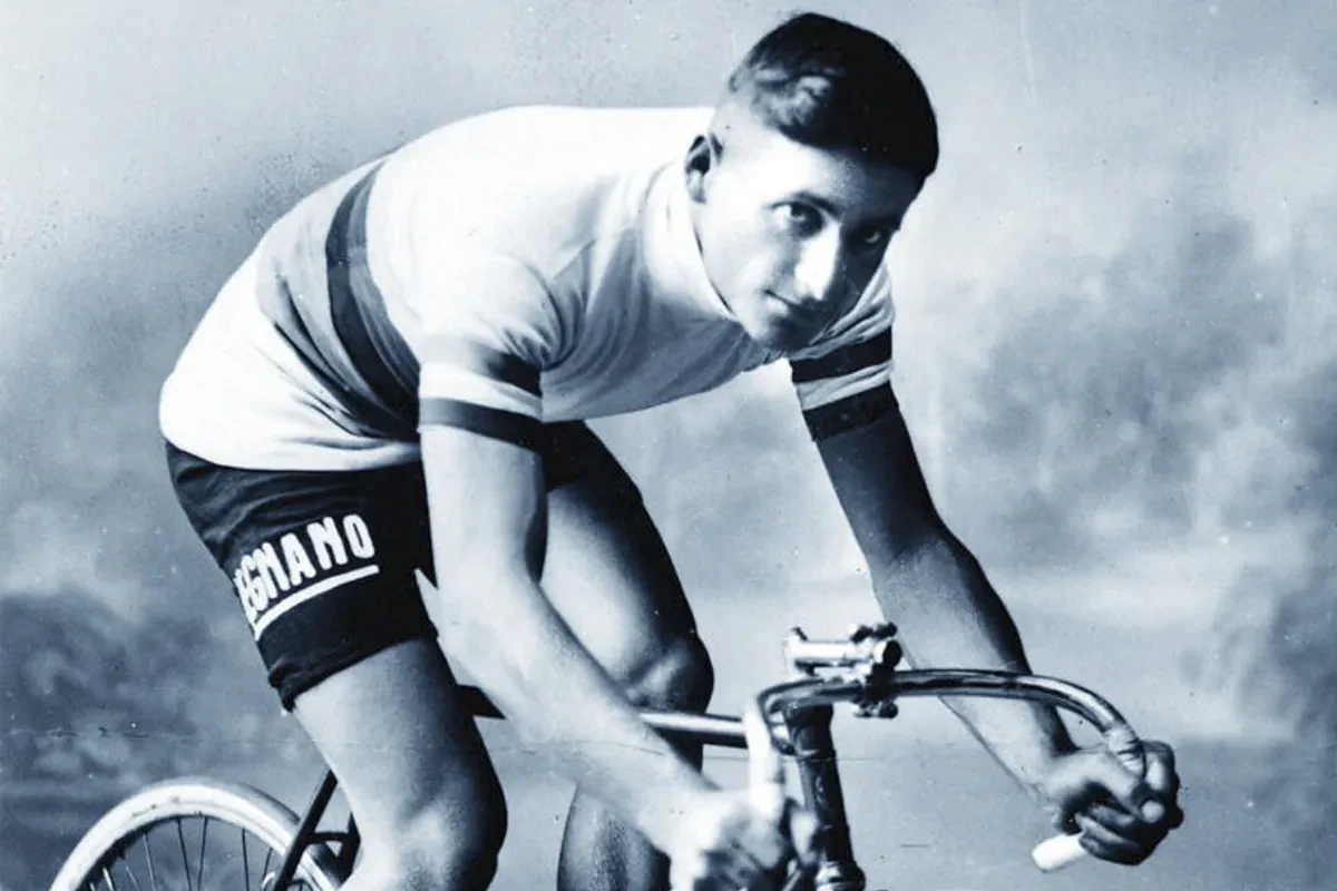 El increíble Binda: un trompetista que hace 100 años derrotó a los ciclistas de Mussolini, le pagaron por no correr y ganó cinco Giros