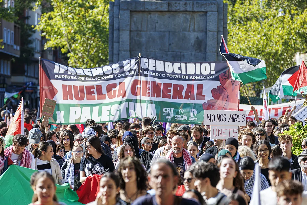 Miles de estudiantes marchan en apoyo a Palestina y piden 