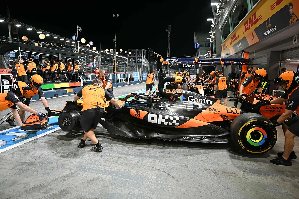 McLaren, frente a su espejo de los años 80: 
