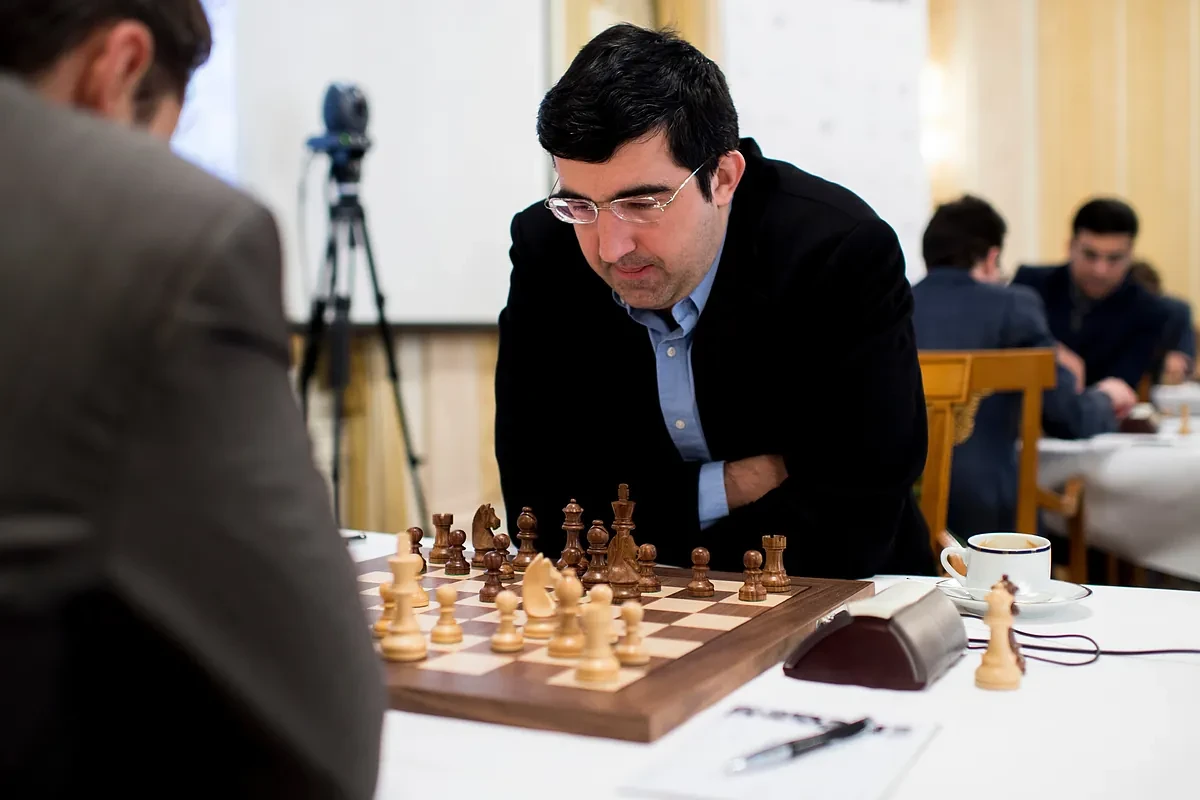 La FIDE señala al ex campeón mundial Vladimir Kramnik tras la muerte de Naroditsky