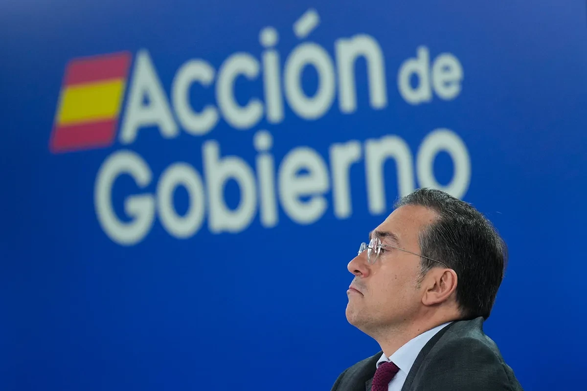 Las contradicciones de Albares sobre la presencia de Israel en la Vuelta: puede vetar cualquier competición por incompatible 
