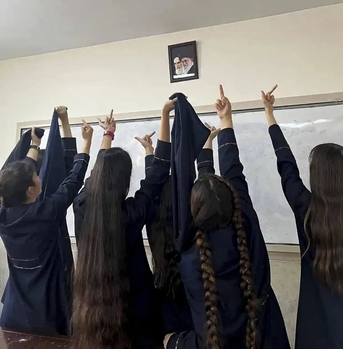 Irán, un país atrapado entre la represión interna y el fuego cruzado