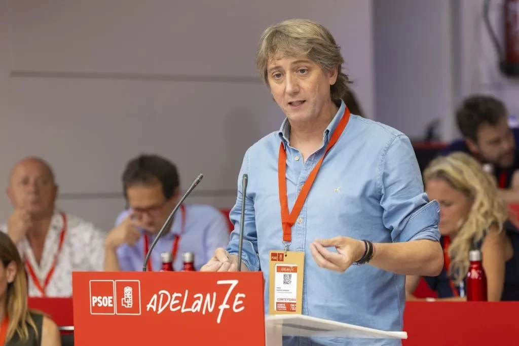 El PSOE lanza su campaña electoral en Castilla y León con un guiño a los que reclaman la independencia de León: 
