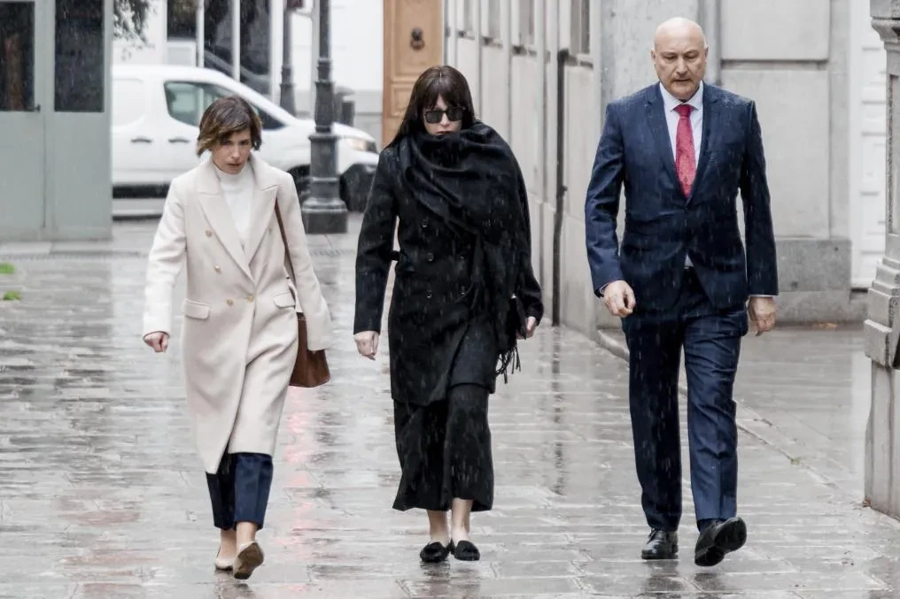 Joyas, flores, hoteles, y 