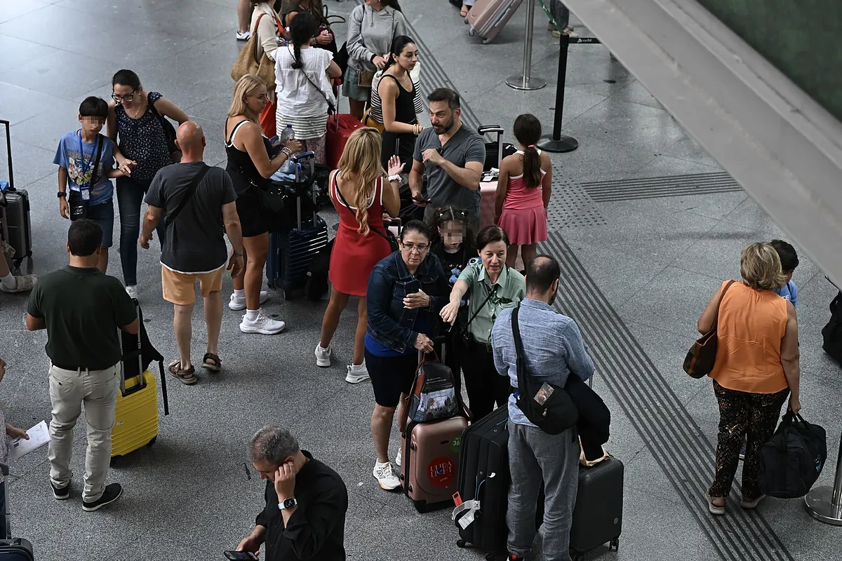 Una avería eléctrica paraliza los trenes de alta velocidad entre Madrid y Andalucía: 