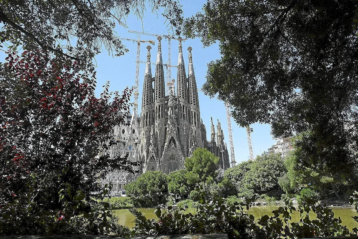 La Sagrada Familia se coronará con su torre más alta en 2026 y la posible visita del Papa