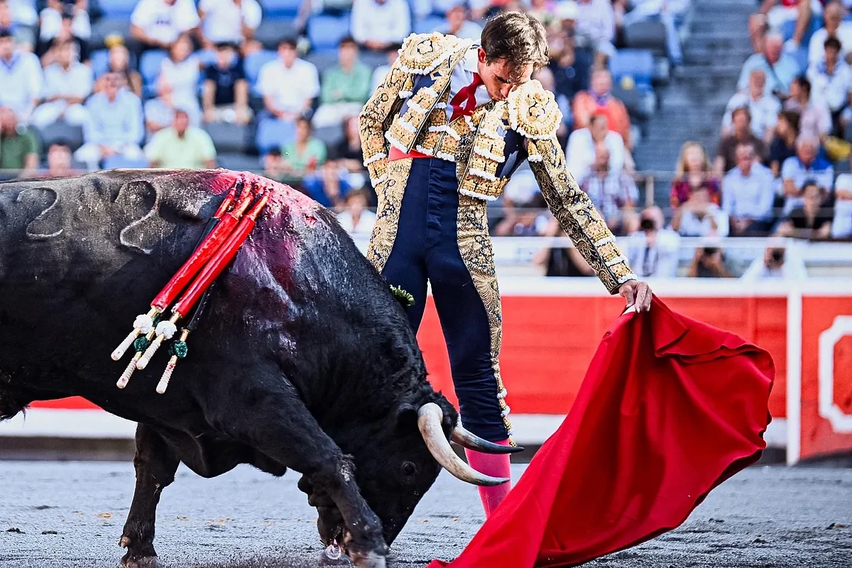 La entrega innegociable de Fortes y el bajío sin cimientos de Fernando Adrián en Bilbao