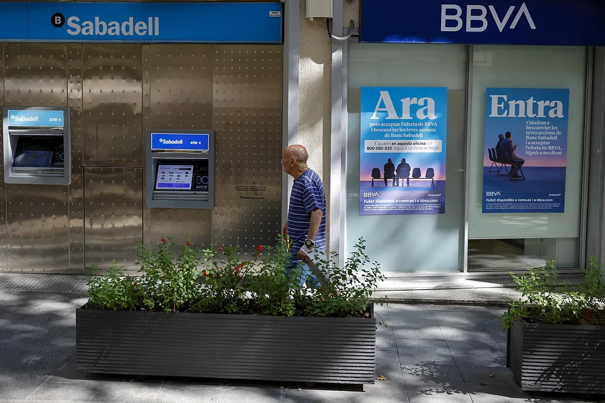 Los gestores españoles descartan acudir a la OPA de BBVA y ven difícil que logre más del 40% del capital de Sabadell