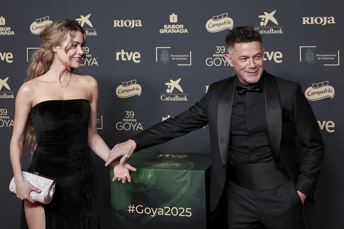 Candela Márquez deja de seguir a Alejandro Sanz: ¿indicios de ruptura o ganas de llamar la atención?