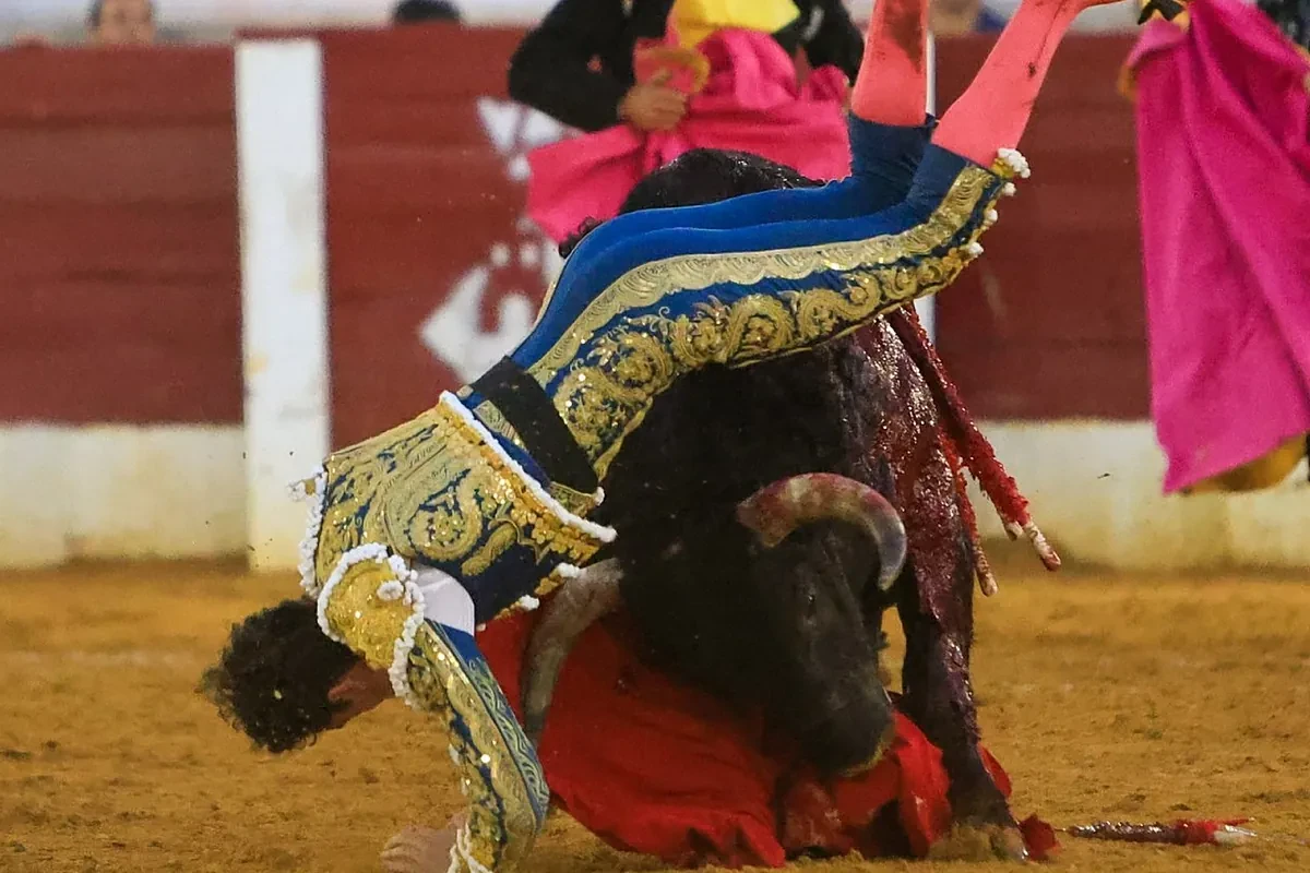 Víctor Hernández, hospitalizado en Madrid con una 