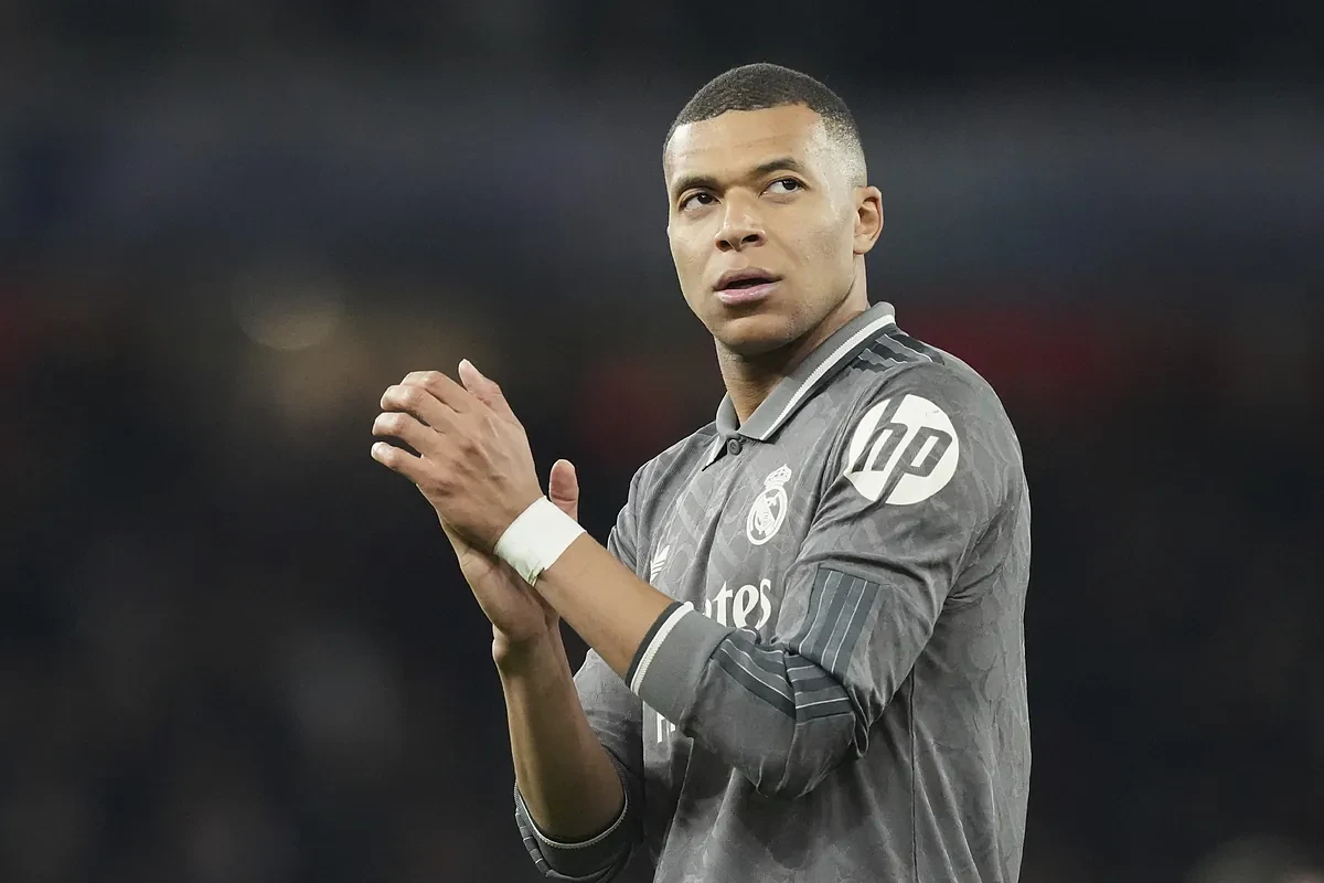 Mbappé embarga 55 millones de las cuentas del PSG y amenaza su participación europea