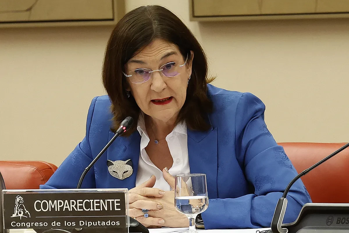 La presidenta de la CNMC desautoriza al Banco Sabadell y legitima que lo absorba BBVA: 