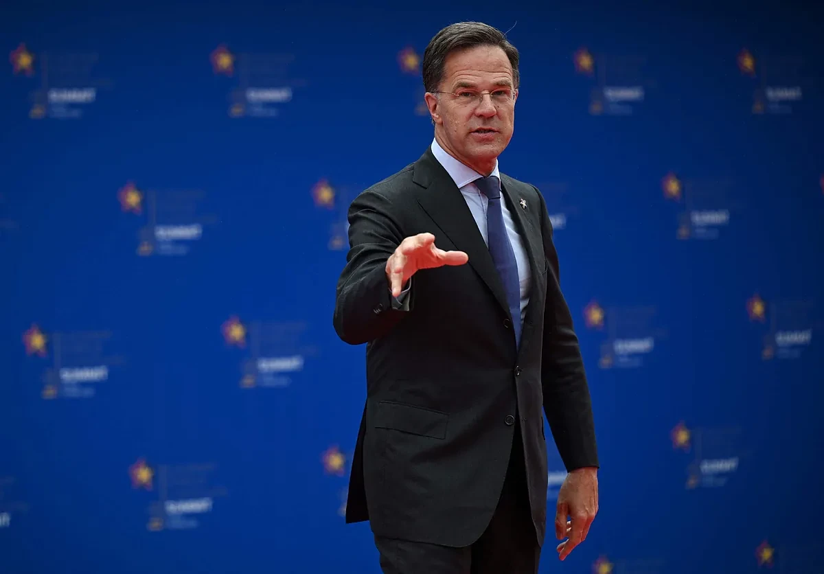 Rutte no da tregua a Sánchez con la inversión militar y da por hecho que España llegará al 5% de gasto en Defensa: 