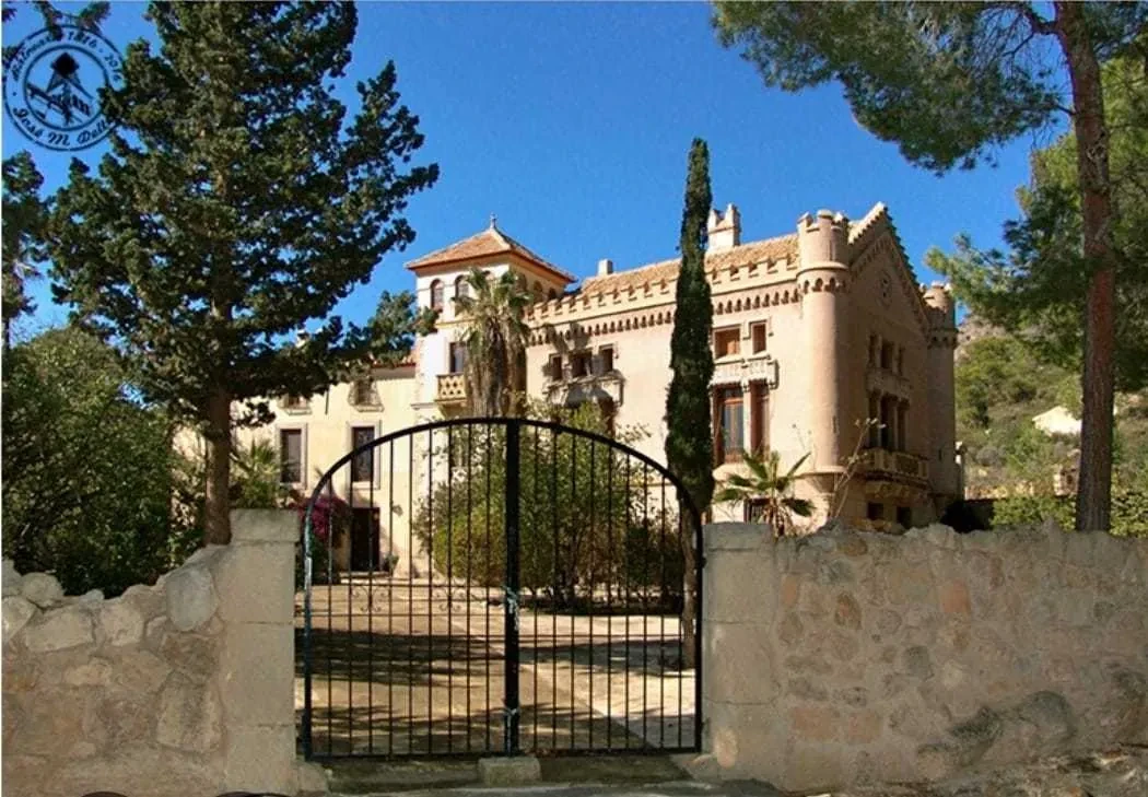 El goteo de millonarios holandeses que ha catapultado al 'top ten' de los más ricos de España al pueblo alicantino de Aigües: 