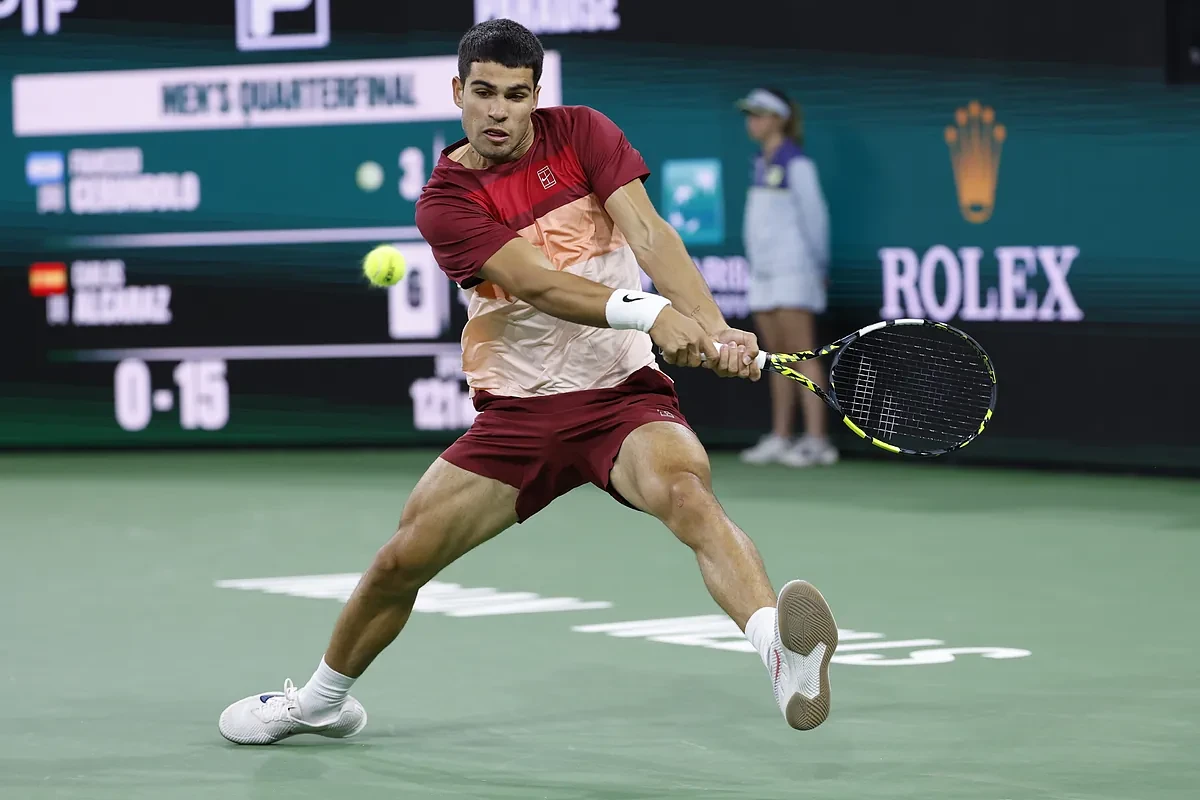 Alcaraz supera a un combativo Cerúndolo para meterse en semifinales
