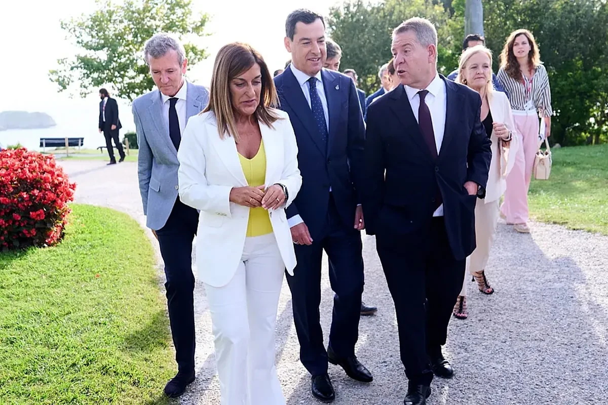 Page espera que Illa deje claro que preside Cataluña y no Puigdemont 